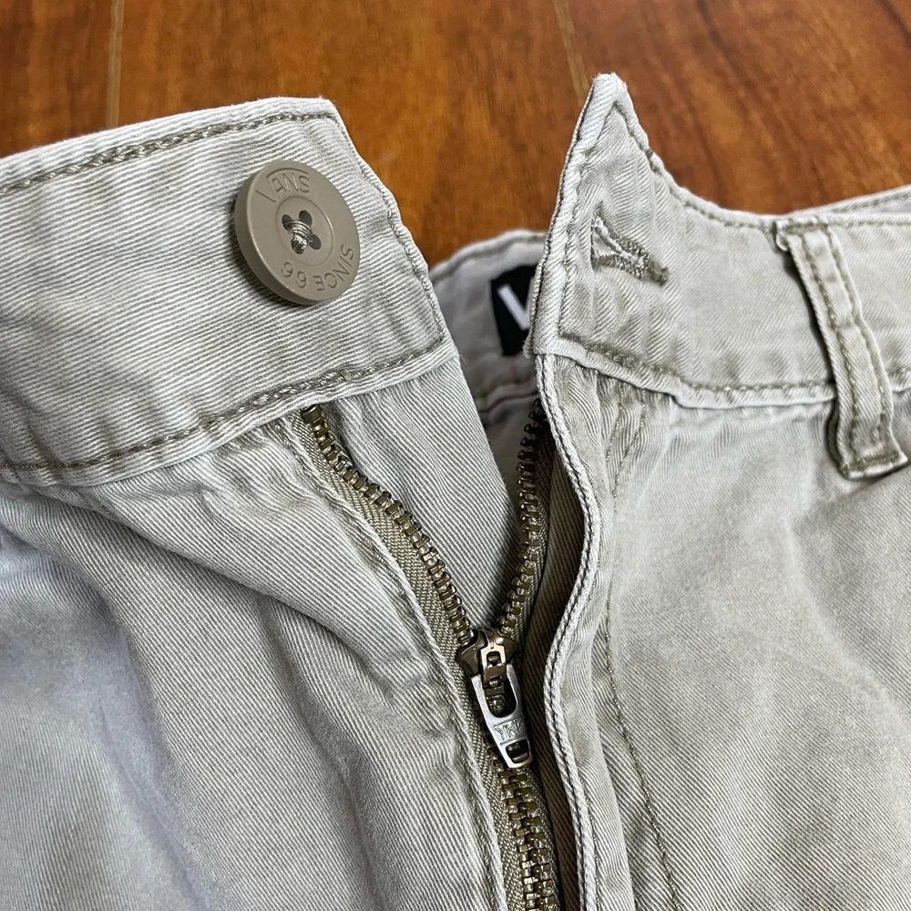 VANS ORIGINAL OFF THE WALL CHINO KHAKIS CARGO SHORTS 36 - Picture 3 of 12